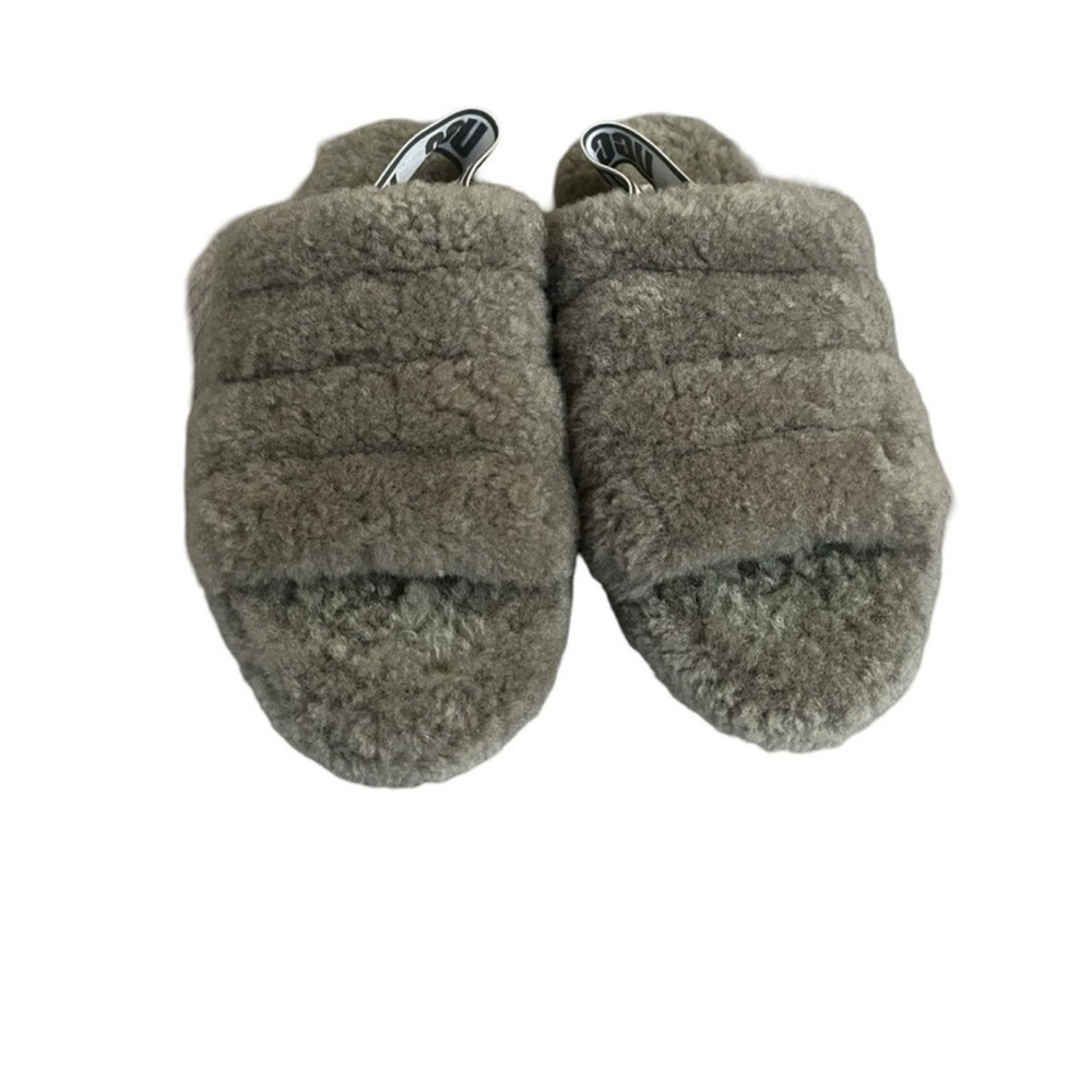 UGG Slippers Fluff
Yeah Slides Fuzzy with Strap... Cozy Furry Slipper